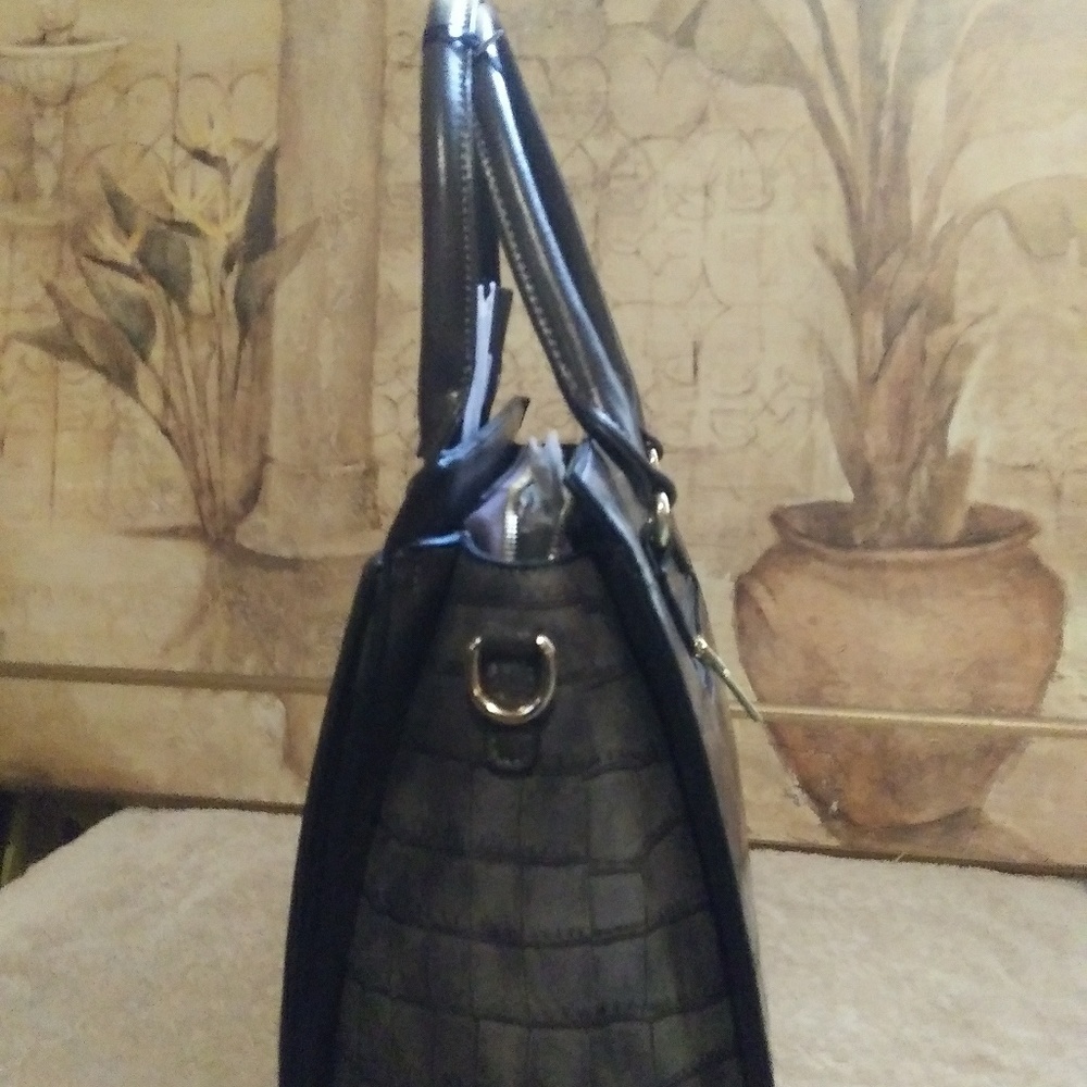 Handbag - Picture 4 of 4